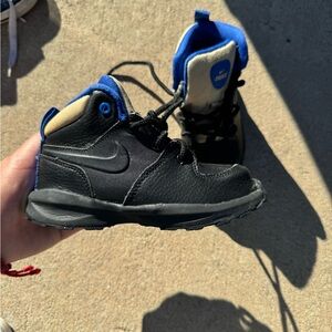 Kids Nike boots